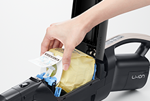 スティッククリーナー（コードレス式）PKV-BK50P ： クリーナー