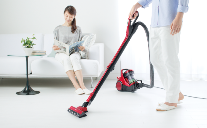 特長：運転音54dB ： クリーナー ： 日立の家電品