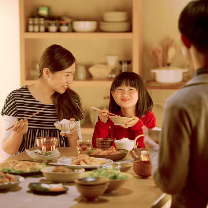 食卓のあかり（だんらん）