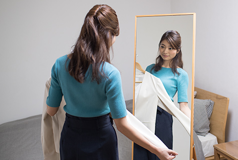 お出かけ前の服選び