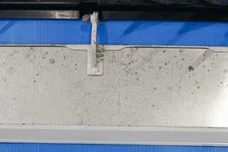 汚れているカバー