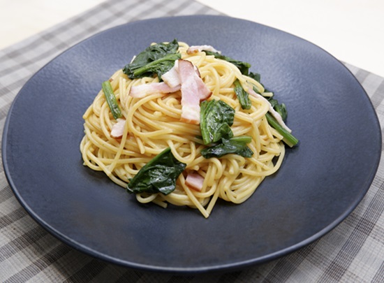 ほうれん草のしょうゆパスタ