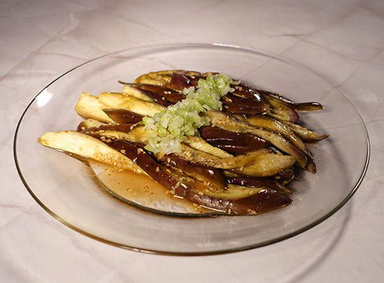 茄子のレンジ蒸しピリ辛タレ