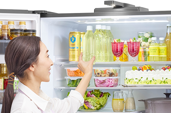 特長：まとめ買いした食品もすっきり収納。使いやすく、出し入れしやすい。 ： 冷蔵庫 ： 日立の家電品