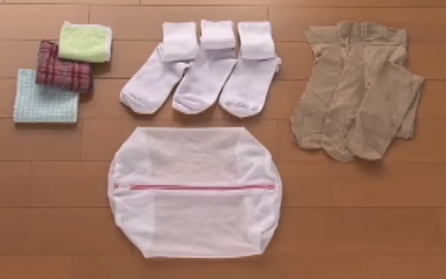 靴下など小さな洗濯物が、ドアとパッキンの間に挟まります。（ドラム式 
